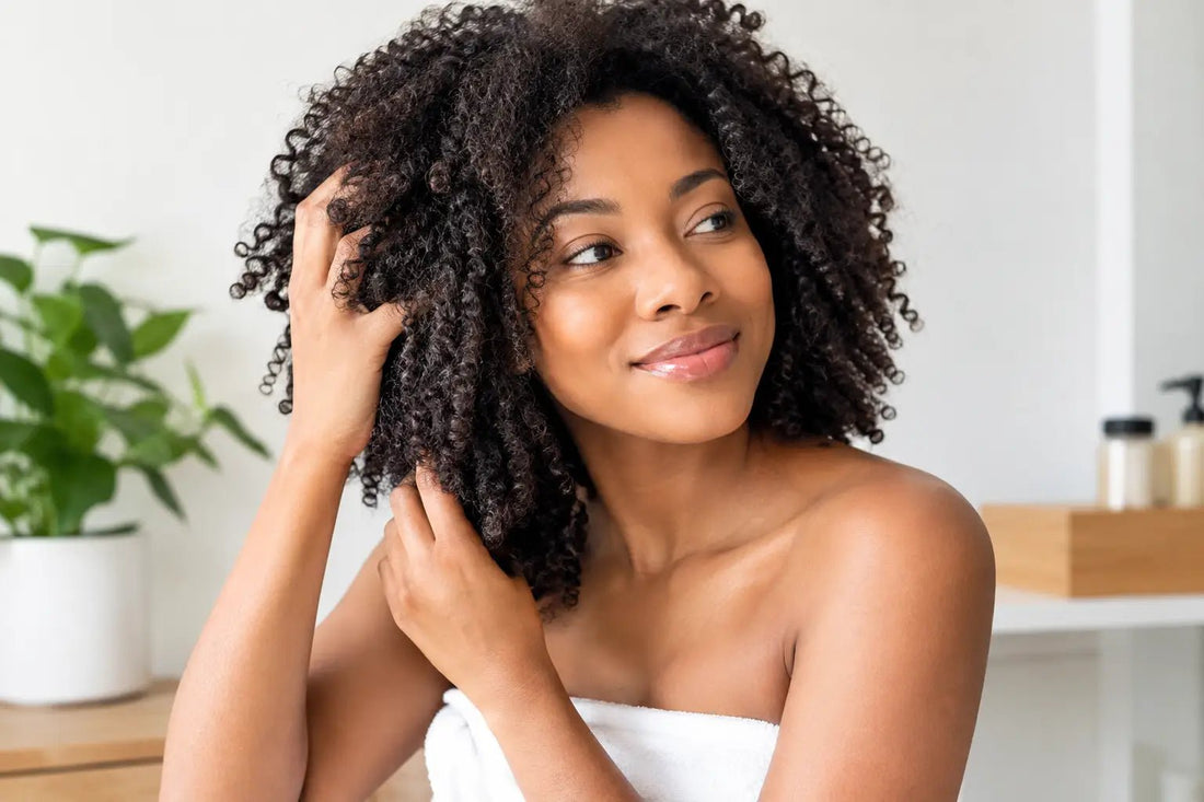 Cheveux texturés, la routine de votre couronne - Melanin Hair